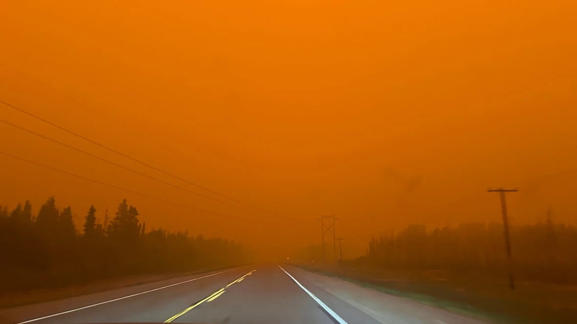 Pimicikamak chief frustrated with residents refusing to flee wildfire, says arrests should be made