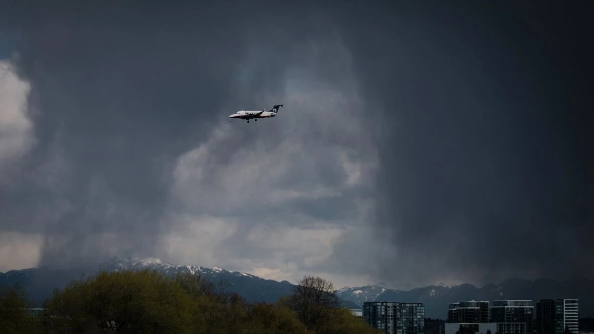 Low ceiling, mountainous terrain may have played role in Squamish, B.C., crash, says TSB