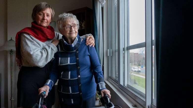 New vaccination rules leave residents of Quebec seniors' homes without on-site flu, COVID shots