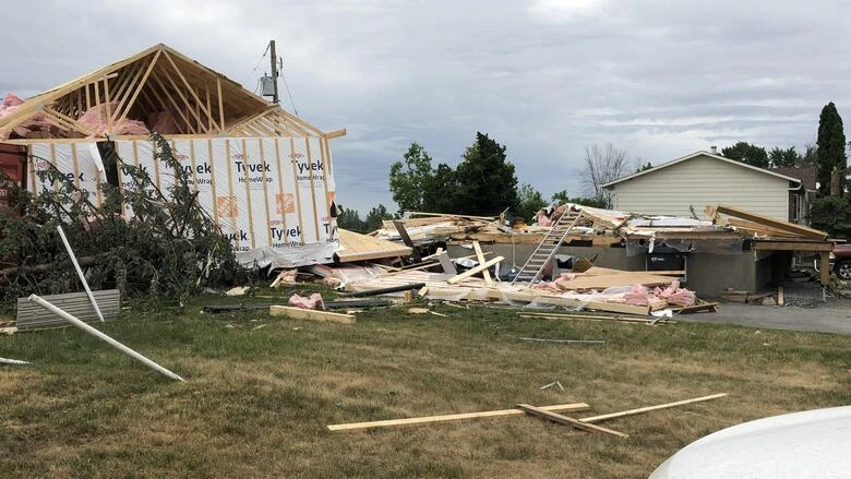 Cleanup begins in Mascouche, Que., after tornado strikes with wind speeds reaching 220 km/h