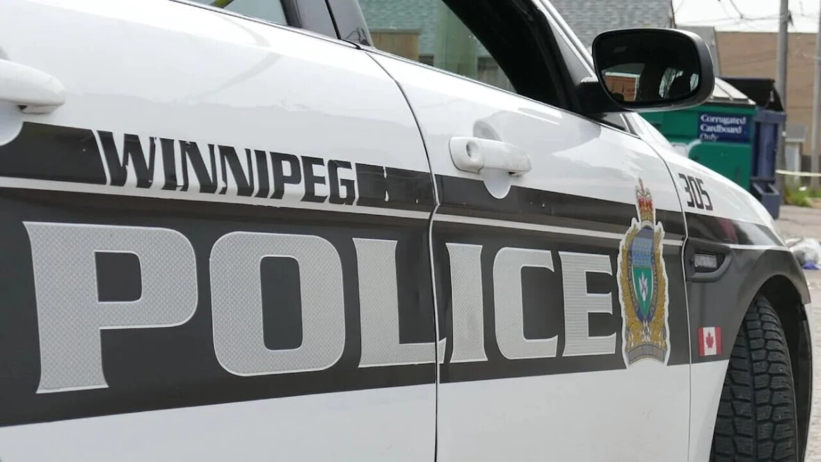 Winnipeg police officer pleads guilty to stealing iPad, iPhone from evidence