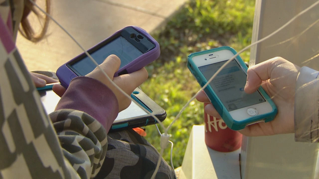 Yukon to implement territory-wide restrictions on cell phones, personal devices in classrooms