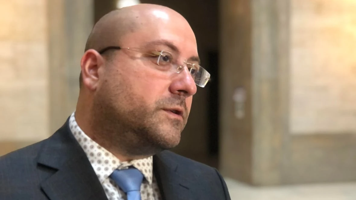Some Quebec schools could shutter due to budget constraints, association warns