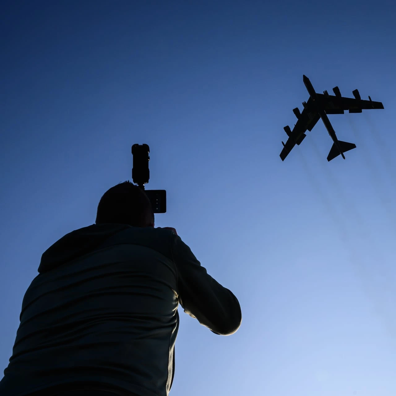 B-52 bomber crashes after takeoff from U.S. air force base in California