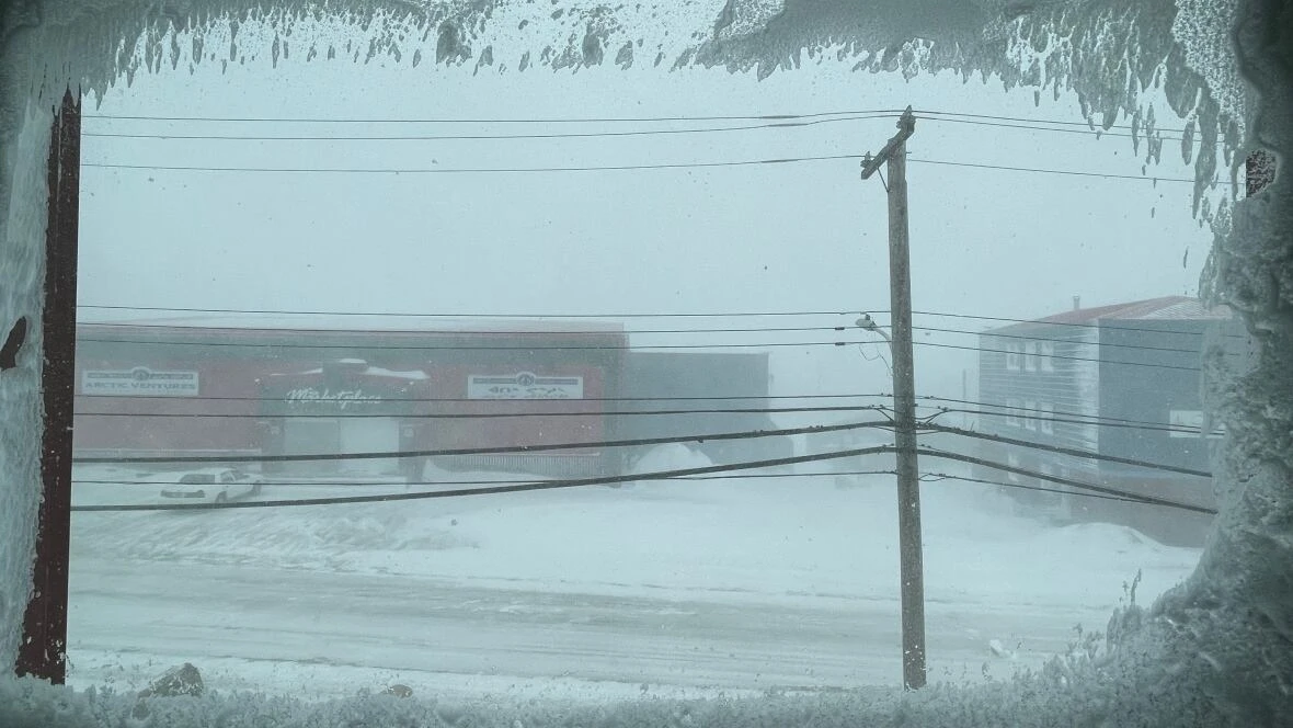 Iqaluit blizzard shuts services, closes schools