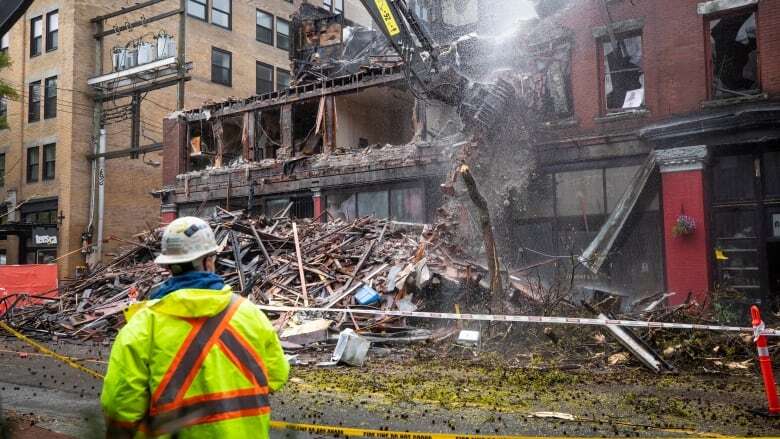 B.C. court certifies class-action lawsuit over deadly Downtown Eastside hotel fire