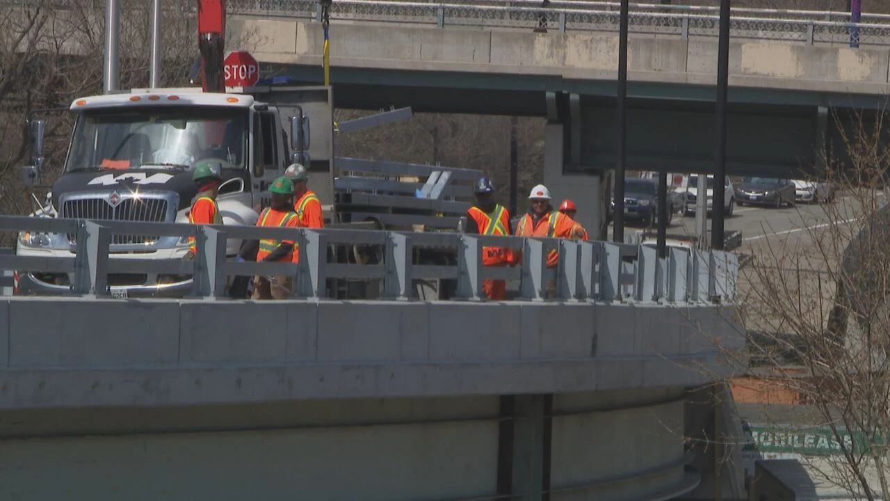 Stretch of Gardiner Expressway closed this weekend for maintenance, city says