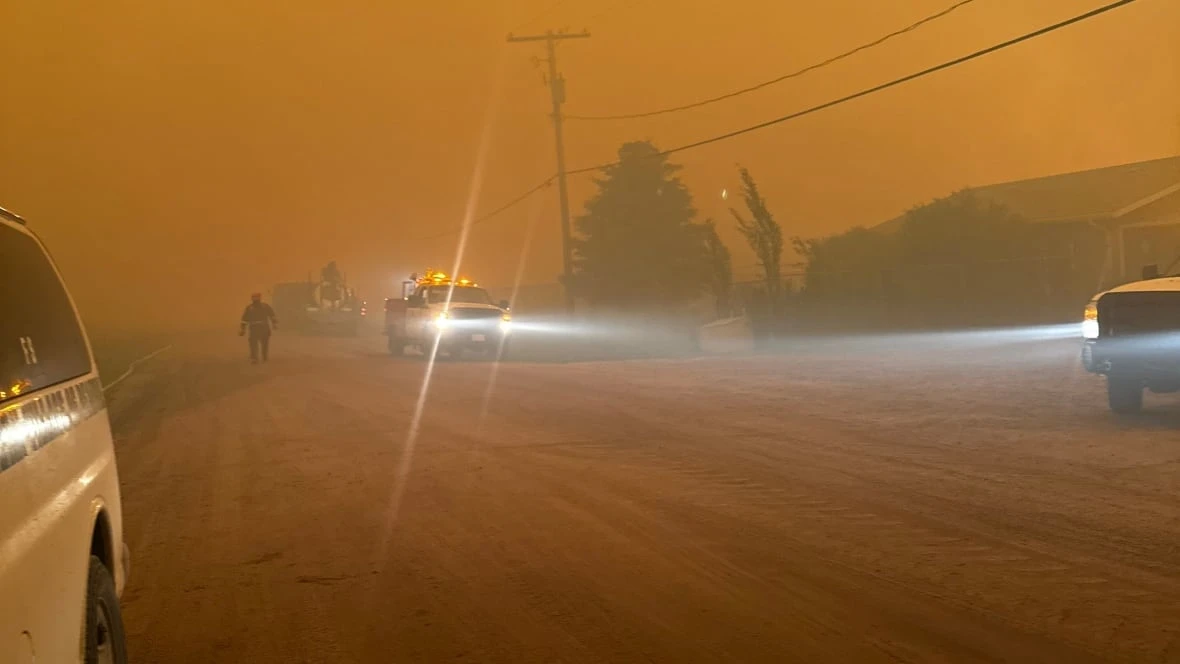 Evacuees from Beauval, Sask., cling to hope after wildfire reaches town