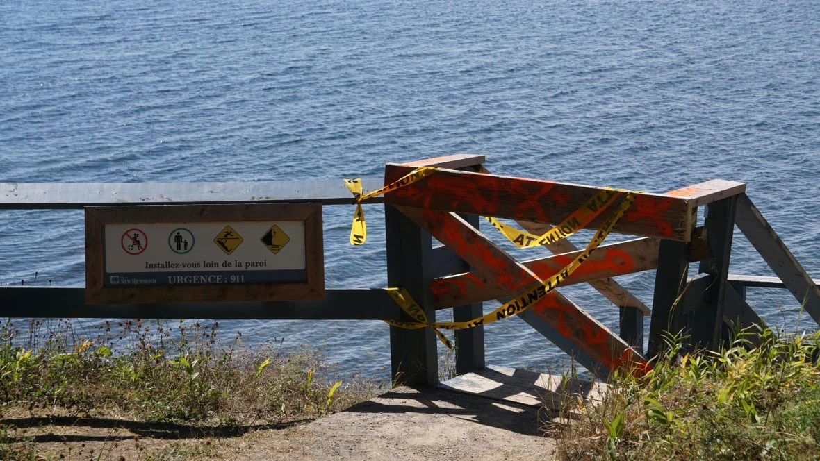 Senior seriously injured after rockslide in New Richmond, Que.