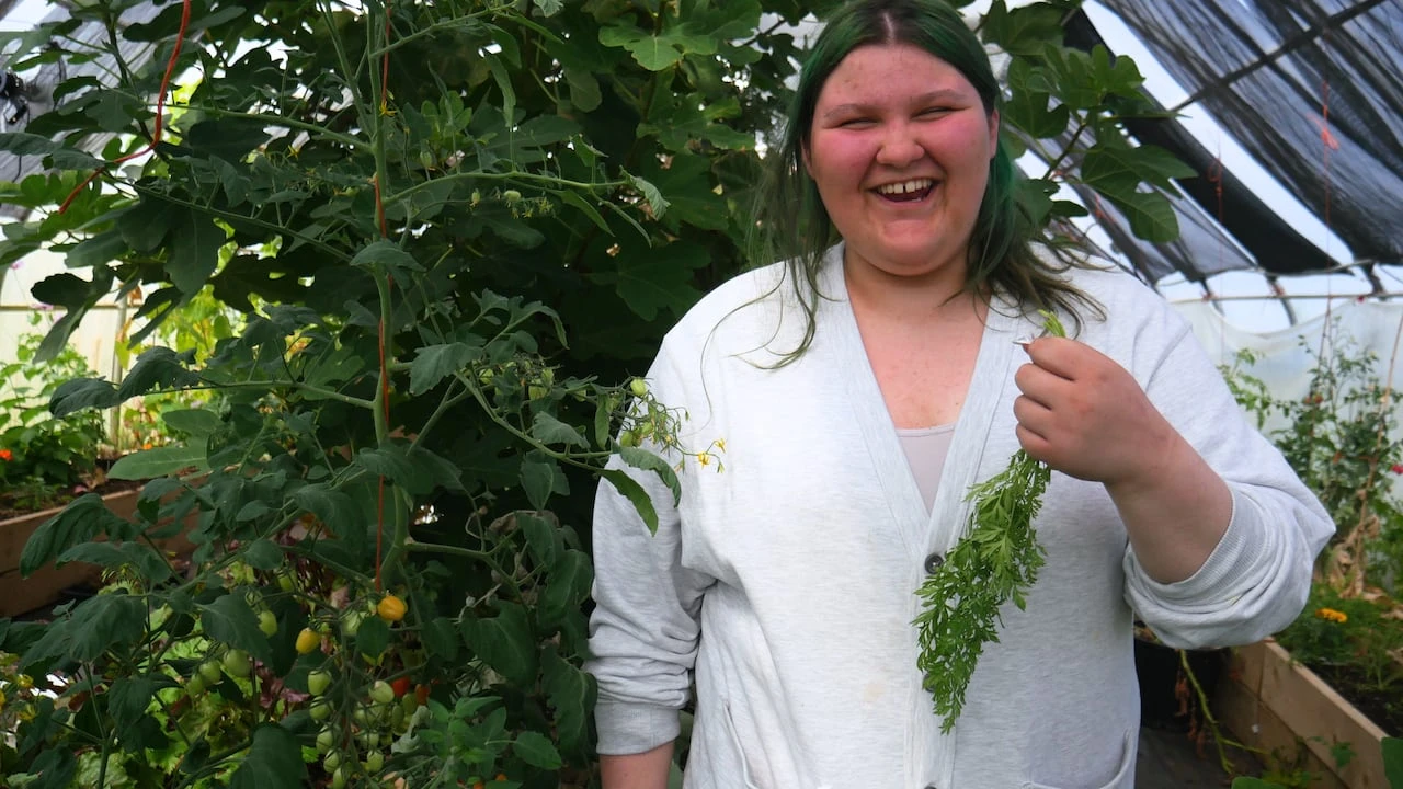 Île-à-la-Crosse's greenhouse feeds students' stomachs and souls