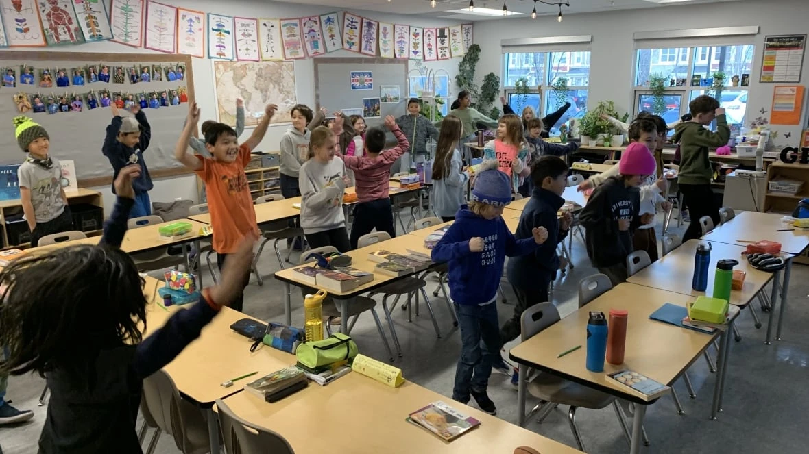 Alberta government using class size and complexity funding to pay for 1,400 more teachers next year