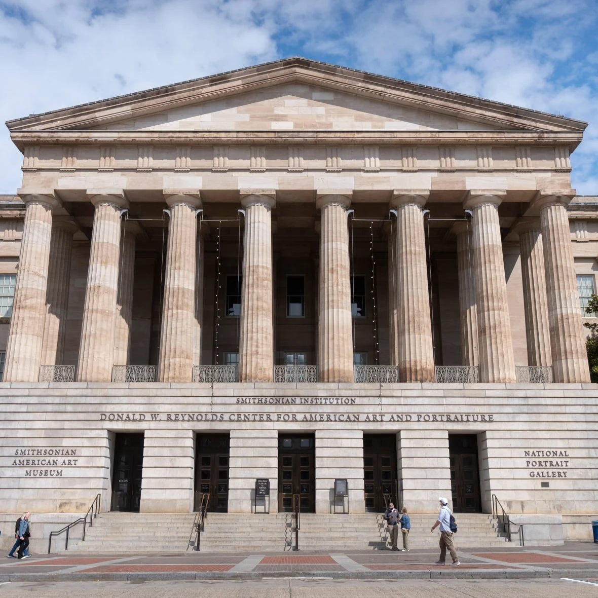 Trump threatens Smithsonian museums in escalating attacks on social media
