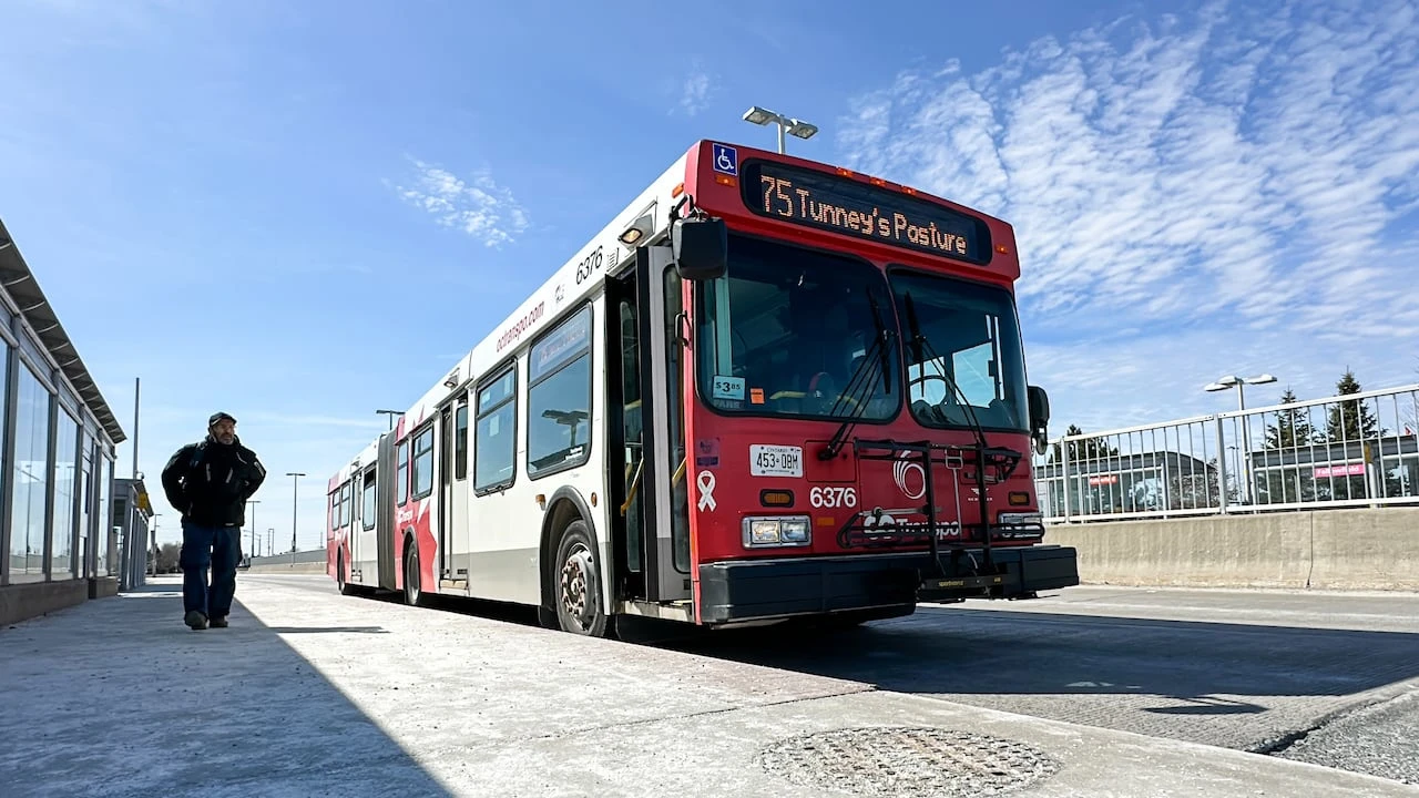 OC Transpo preps 10 bus routes for public servants' return