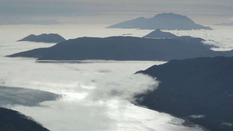 U.S. Coast Guard searching for 5 people after fishing boat reportedly capsized off Alaska