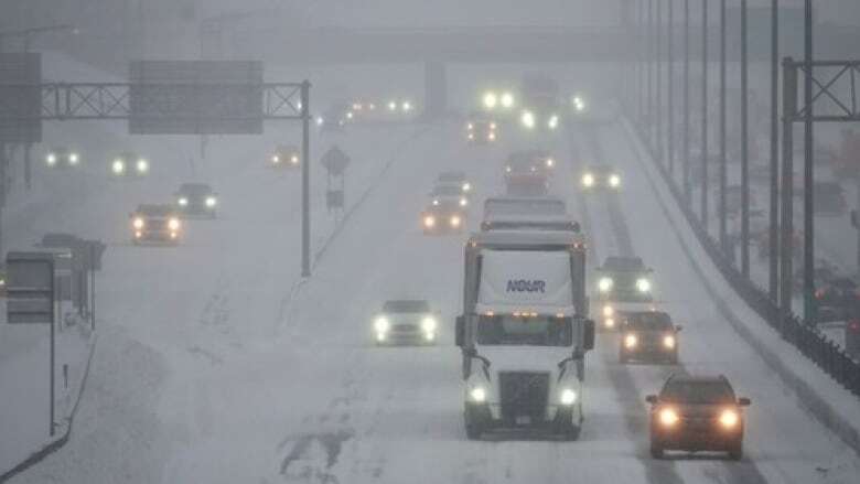 Stay off roads as winter storm hits Ottawa, officials urge