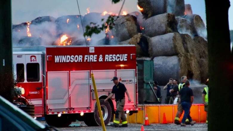 Lightning is likely cause of hay bale blaze in Tecumseh, Ont., says fire chief