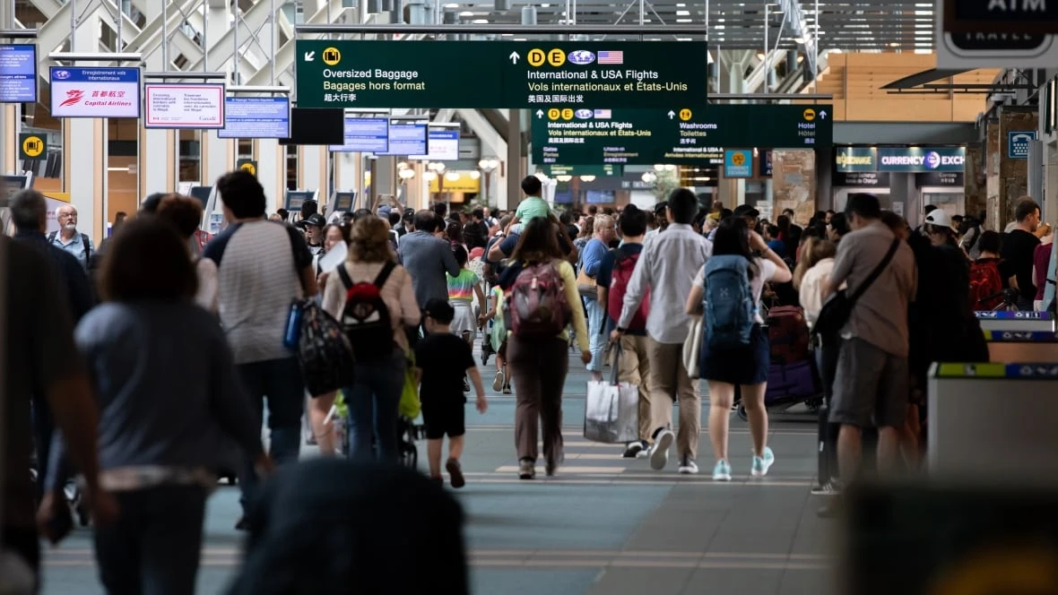 Over 200 flights delayed at Vancouver airport this weekend