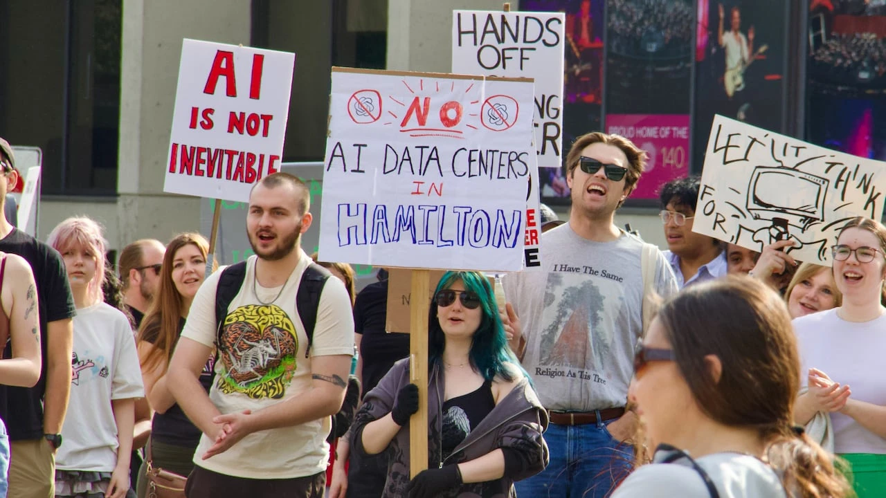 Hamilton councillors OK step toward moratorium on AI data centres