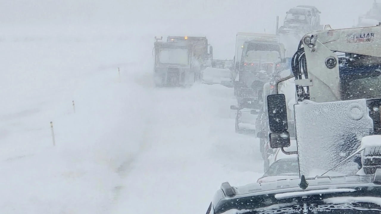 Albertans call for answers after being stranded on northern highway during snow storm