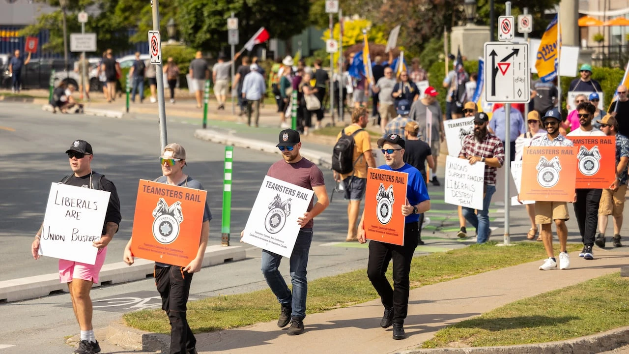 Unions warn Carney government is considering sweeping changes to labour law — including the right to strike