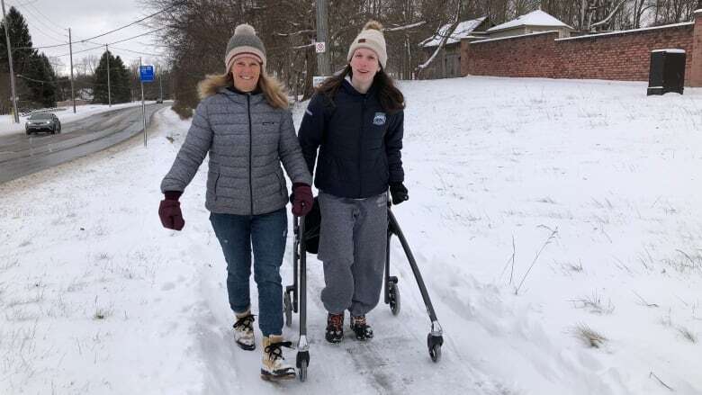 'Everybody needs to help': Londoners with disabilities call for better accessibility in snow