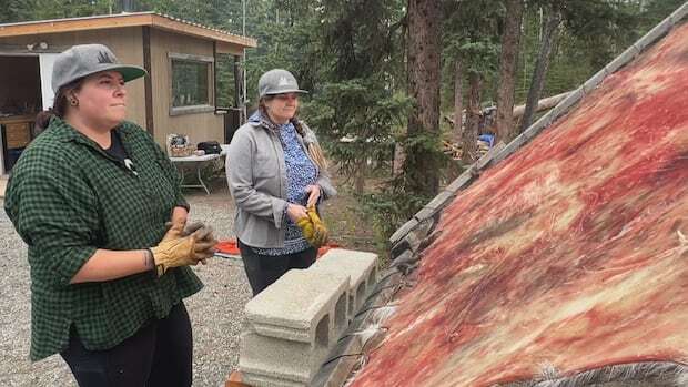 Hide camp in Yukon a 'really great healing place' for sisters who co-own Copper Caribou