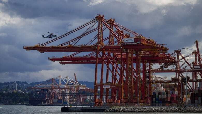 Union for B.C. foremen accuses port employers of 'acting recklessly' with threat of lockout