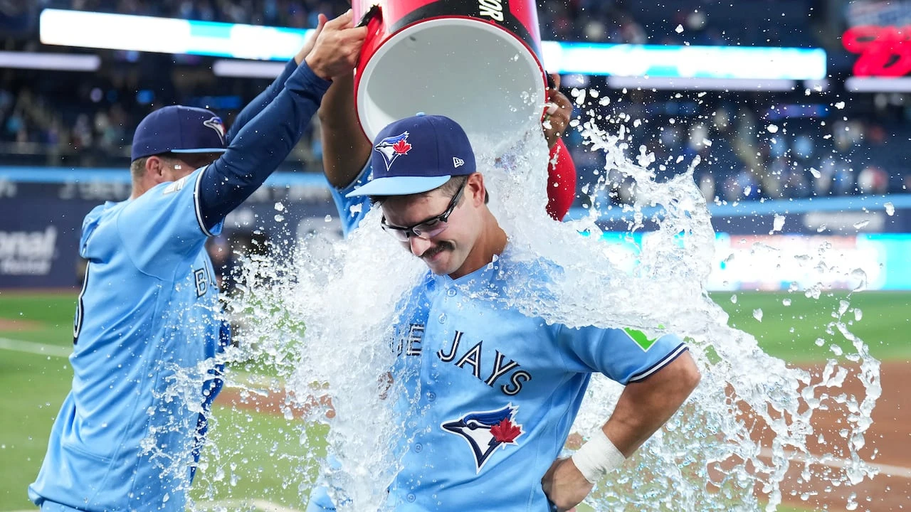 Blue Jays come back for 4-3 win over Dodgers to end 6-game losing streak