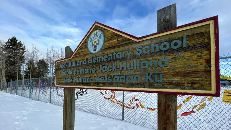 Yukon child advocate finds shortcomings in gov't response to holds, isolation at Whitehorse school