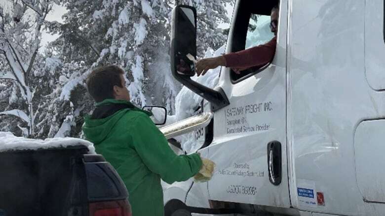 Snow clearing, food delivery and kindness: Good Samaritans take action after major snowfall in Gravenhurst