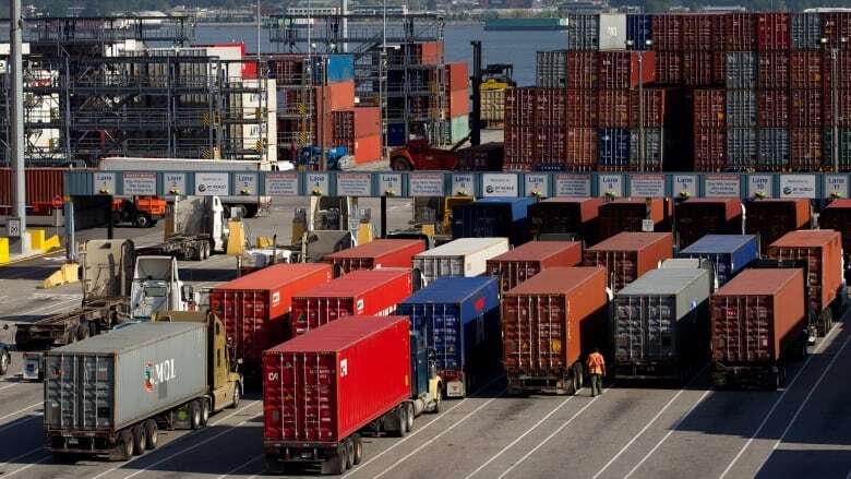 Report says ports need automation to boost efficiency — the evidence isn't so clear