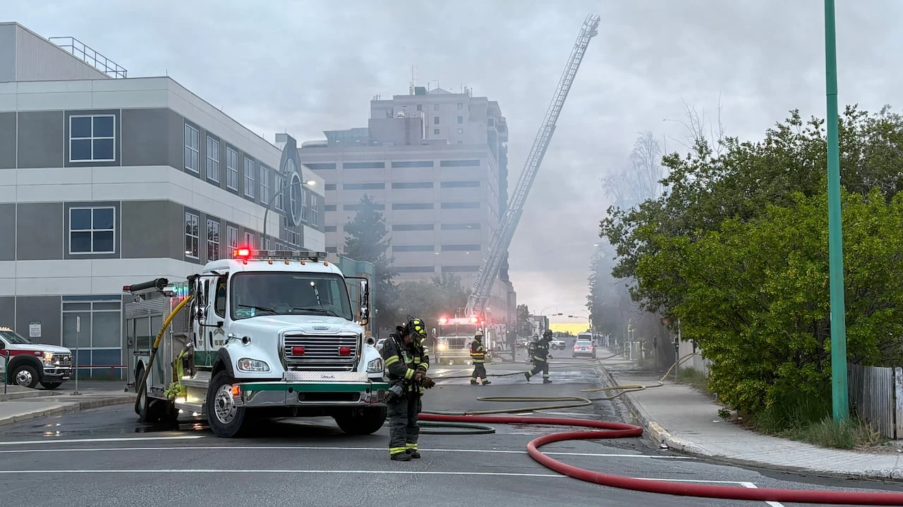 Fire closes street in downtown Yellowknife