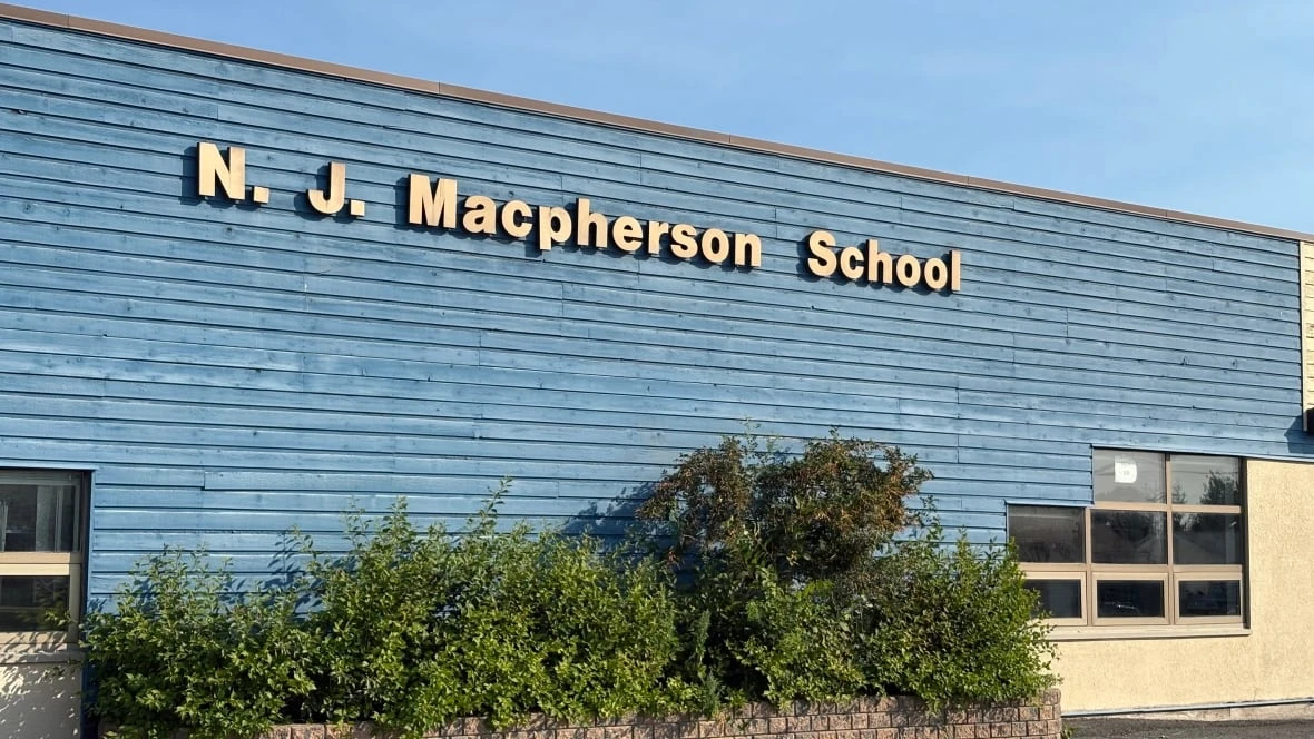 Lead in water at 3rd Yellowknife school not likely a serious health risk, official says