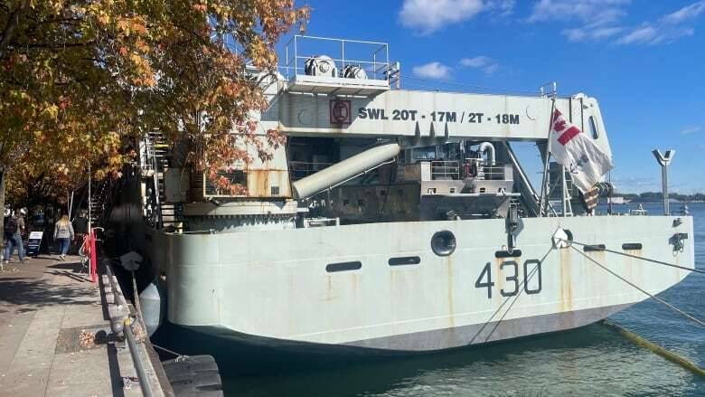 Navy ship sails into Toronto Harbour to give glimpse into life at sea and sign up new recruits