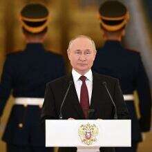 Russian lawmakers approve March election, paving way for a 5th Putin term