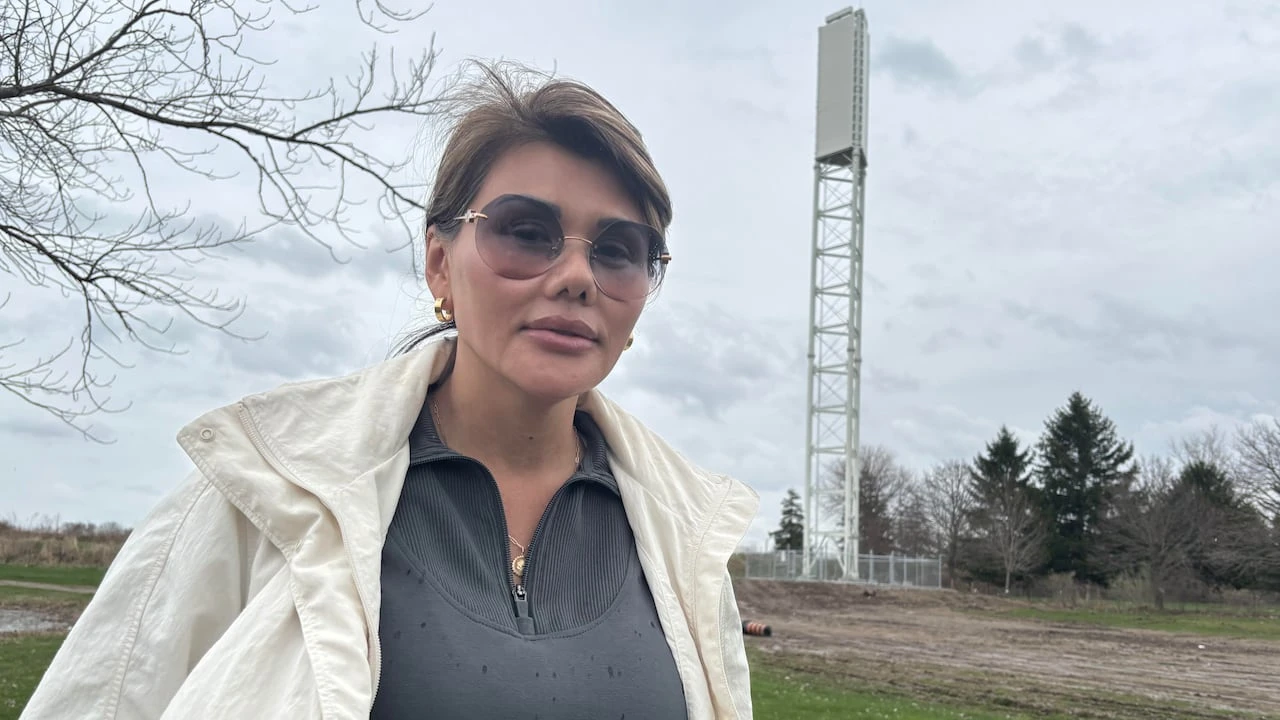 Cell tower built years after approval concerns north London, Ont., neighbour