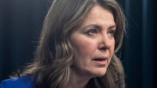 Smith slams Ottawa’s clean energy plan, defends referendum move
