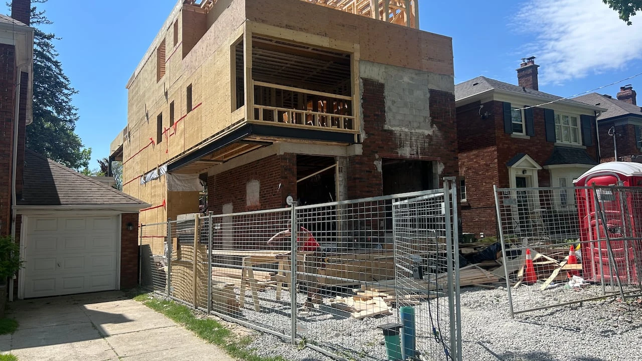 Duplex or single-family home? 3-storey build prompts questions over Toronto's zoning rules