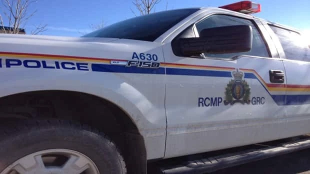 1 person believed missing after capsized canoe found on Teslin River in Yukon