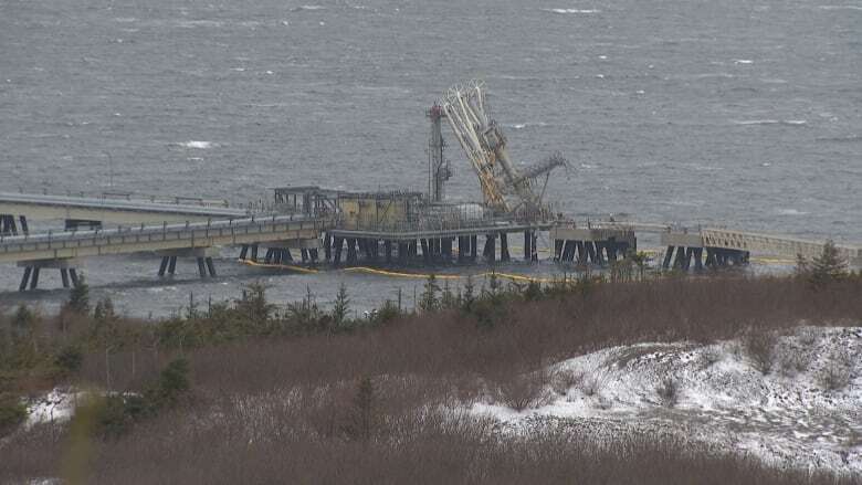 Placentia Bay shipping facility closed after tanker ship strikes wharf