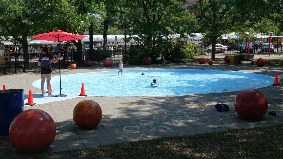 15 outdoor Toronto pools opening early this weekend
