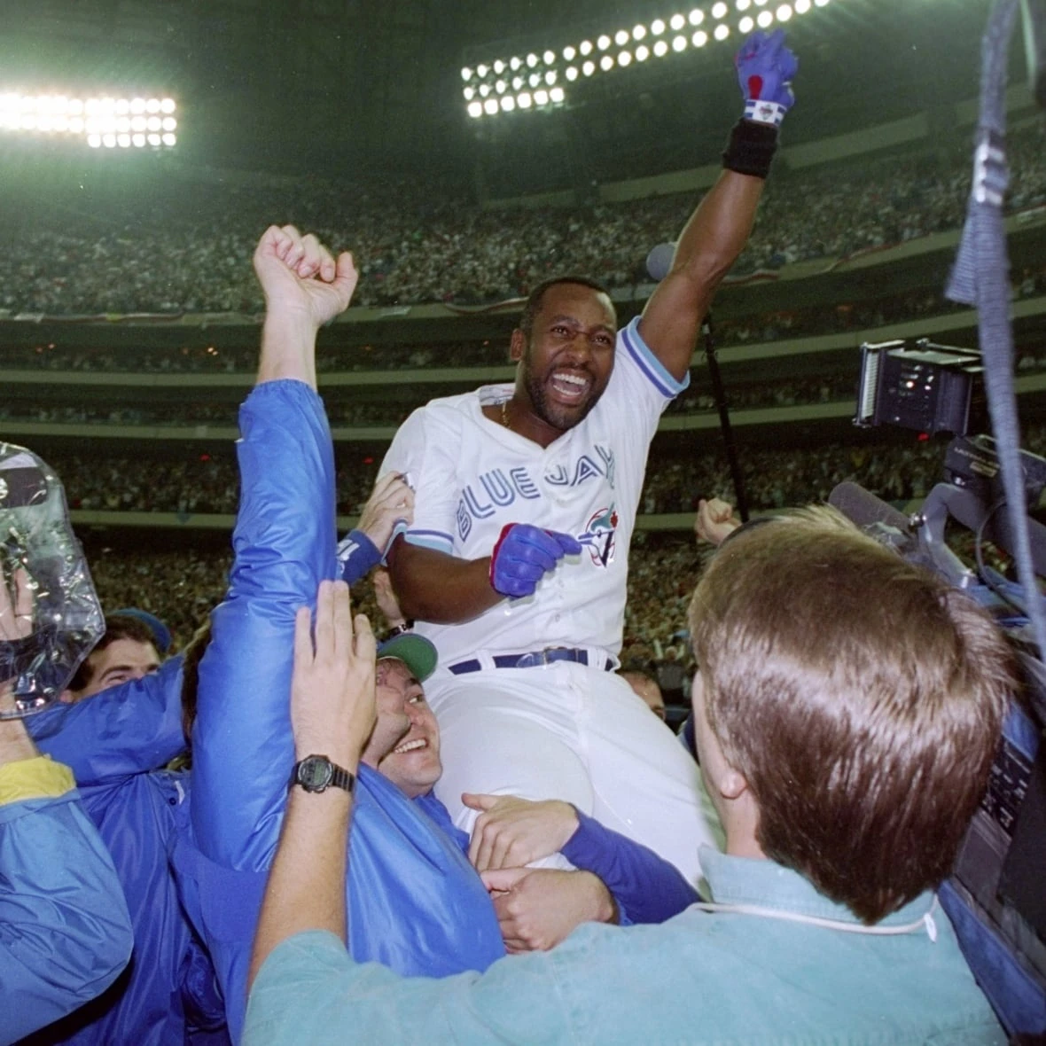 'I'm betting my money on them': Why Joe Carter thinks the Blue Jays could win it all