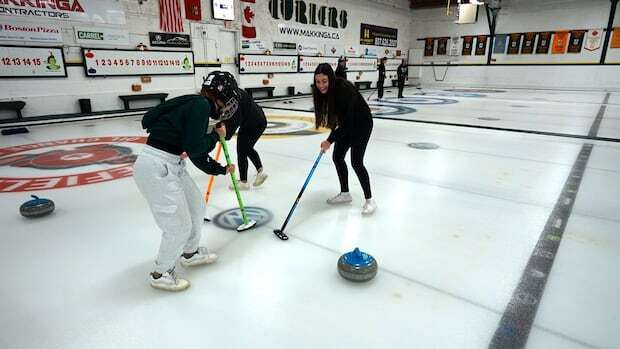 Learning how to curl: teaching international students one of Canada’s favourite sports