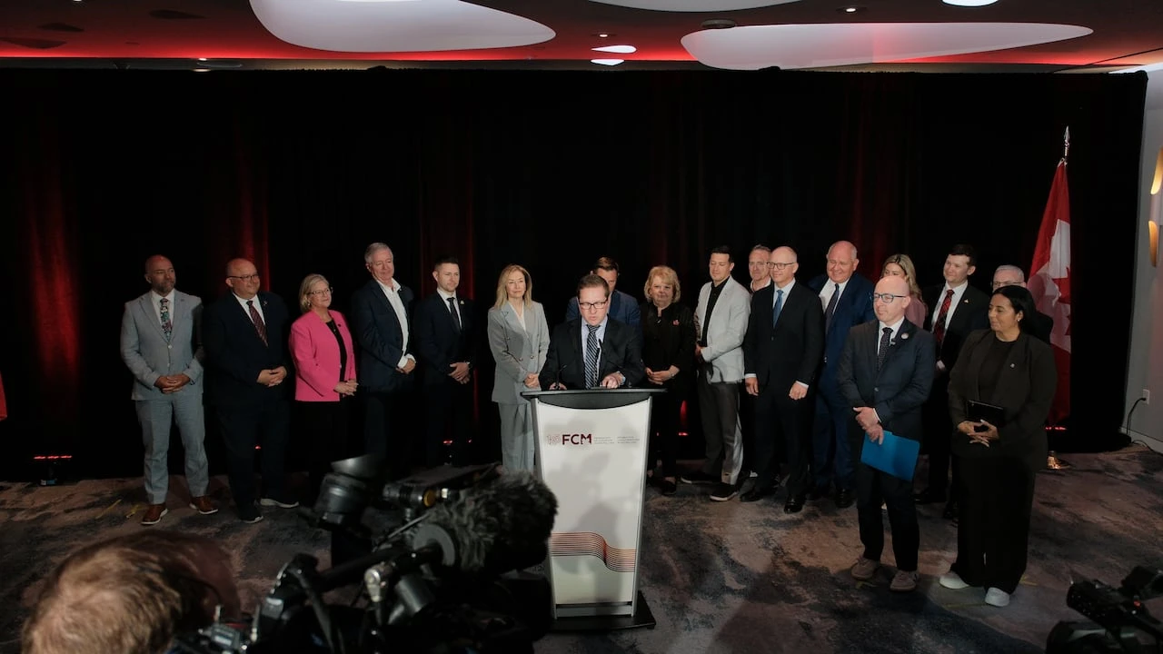 Federation of Canadian Municipalities launches new defence task force