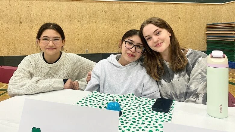 Yellowknife students ask N.W.T.'s election candidates about things that matter to them