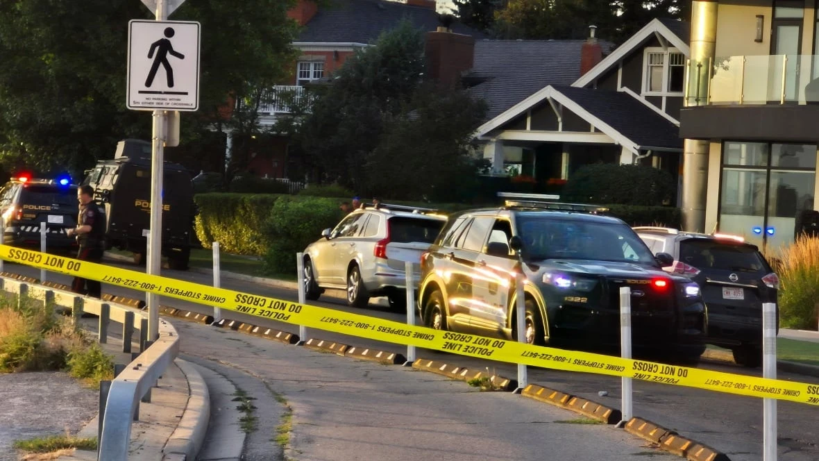 Man dead found dead after shooting at police in 3-hour standoff identified as local gangster