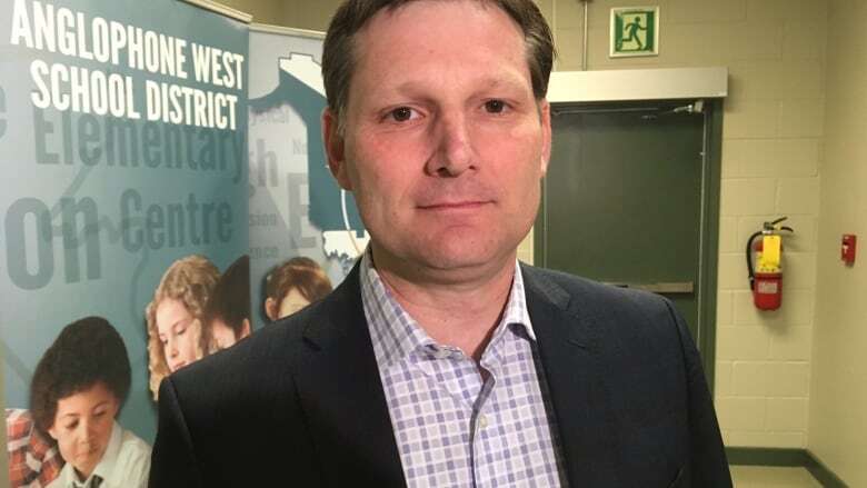 Superintendent answers questions about Minto French immersion, teacher shortage