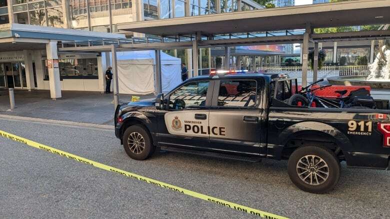 1 person dead, Vancouver police investigating 'serious incidents' downtown