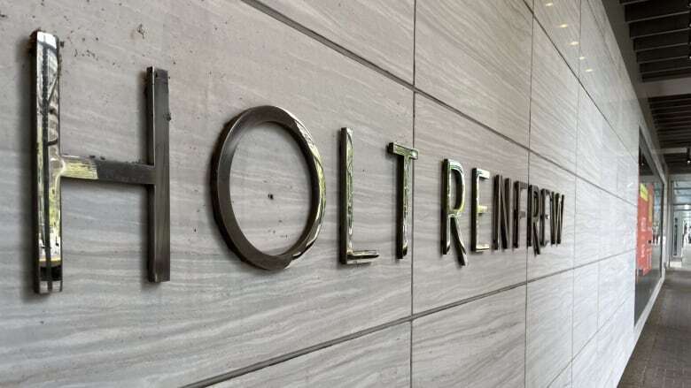 Suspect arrested after attempted armed robbery at Holt Renfrew in Vancouver