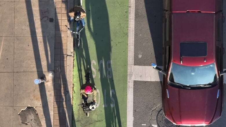 3 major Toronto bike lanes could be removed entirely: minister